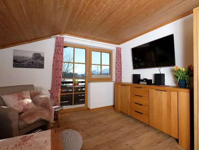 Wohnzimmer der Ferienwohnung beim Zuhaus am Malerwinkel in Fischen im Allgäu