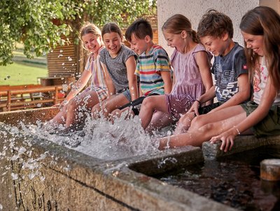 Granitbrunnen mit eigenem Quellwasser