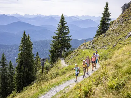 Wandern am Brauneck © Tourismus Lenggries, Adrian Greiter Familienfreundliche Wanderwege auf dem Brauneck im Tölzer Land