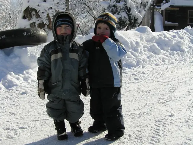 Kinder im Schnee