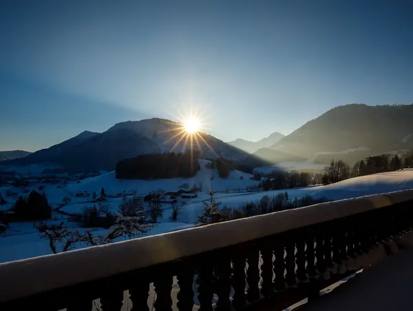 Blick vom Balkon in die Winterlandschaft