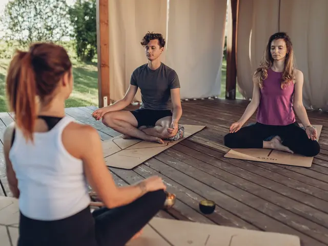 Den Tag mit Yoga auf dem Bauernhof starten