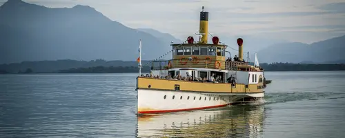 Schifffahrt auf dem Chiemsee - © Chiemgau Tourismus e.V. Schifffahrt auf dem Chiemsee - © Chiemgau Tourismus e.V.