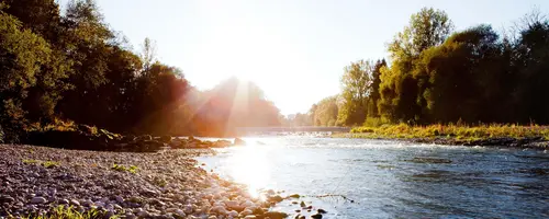 Entlang der Alz - © Zweckverband Erholungs- und Tourismusregion Inn-Salzach Entlang der Alz - © Zweckverband Erholungs- und Tourismusregion Inn-Salzach