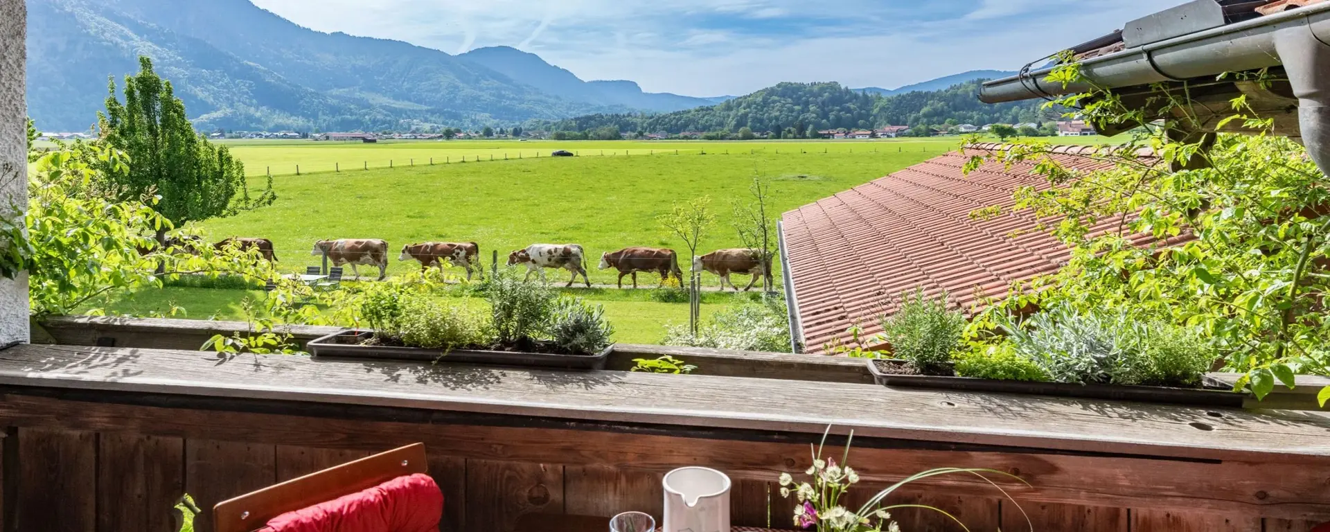 Blick vom Balkon ins Chiemgau - © Grossrachlhof Blick vom Balkon ins Chiemgau