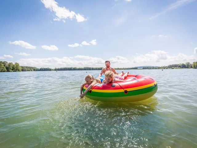 Oberpfälzer Seenland - © Tourismusverband Oberpfälzer Wald Badespass im Oberpfälzer Seenland
