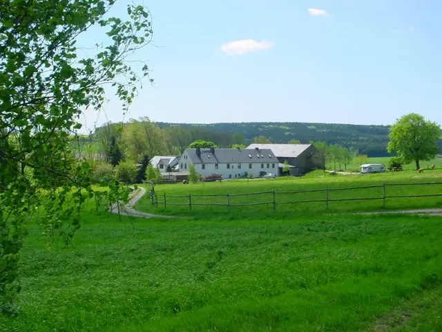 Bio-Hof zwischen den Feldern