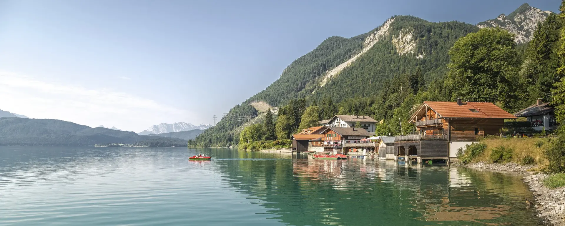 Blick entlang des Ufers vom Walchensee