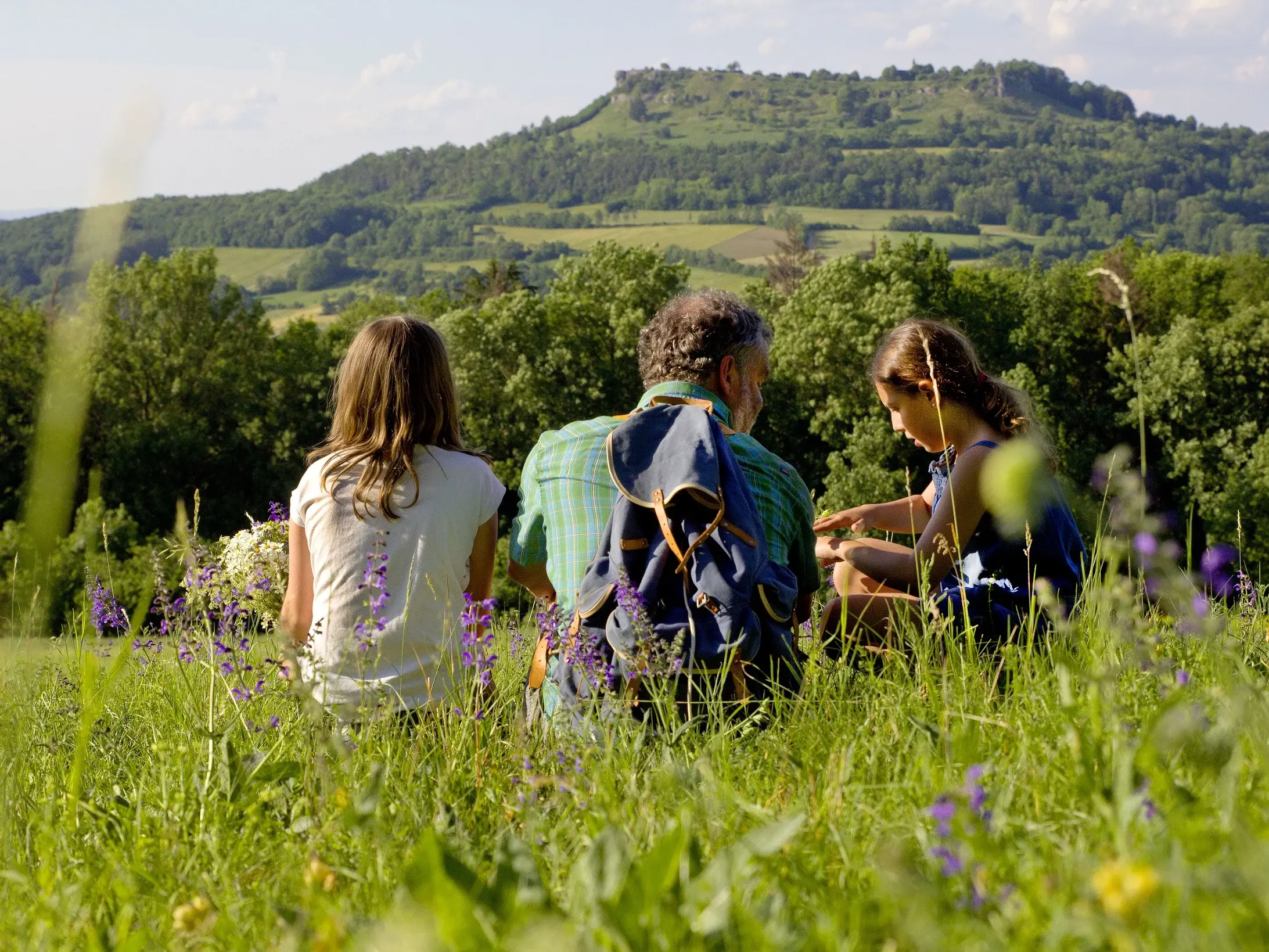 Den Staffelberg – Wahrzeichen der Region - © Angela F. Endress Fest im Blick bietet die Natur am Obermain für Euch zahlreiche Möglichkeiten zum Erforschen, Entdecken und Erleben.