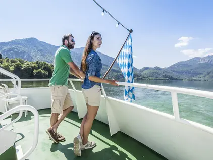 Schifffahrt auf dem Kochelsee in Bayern