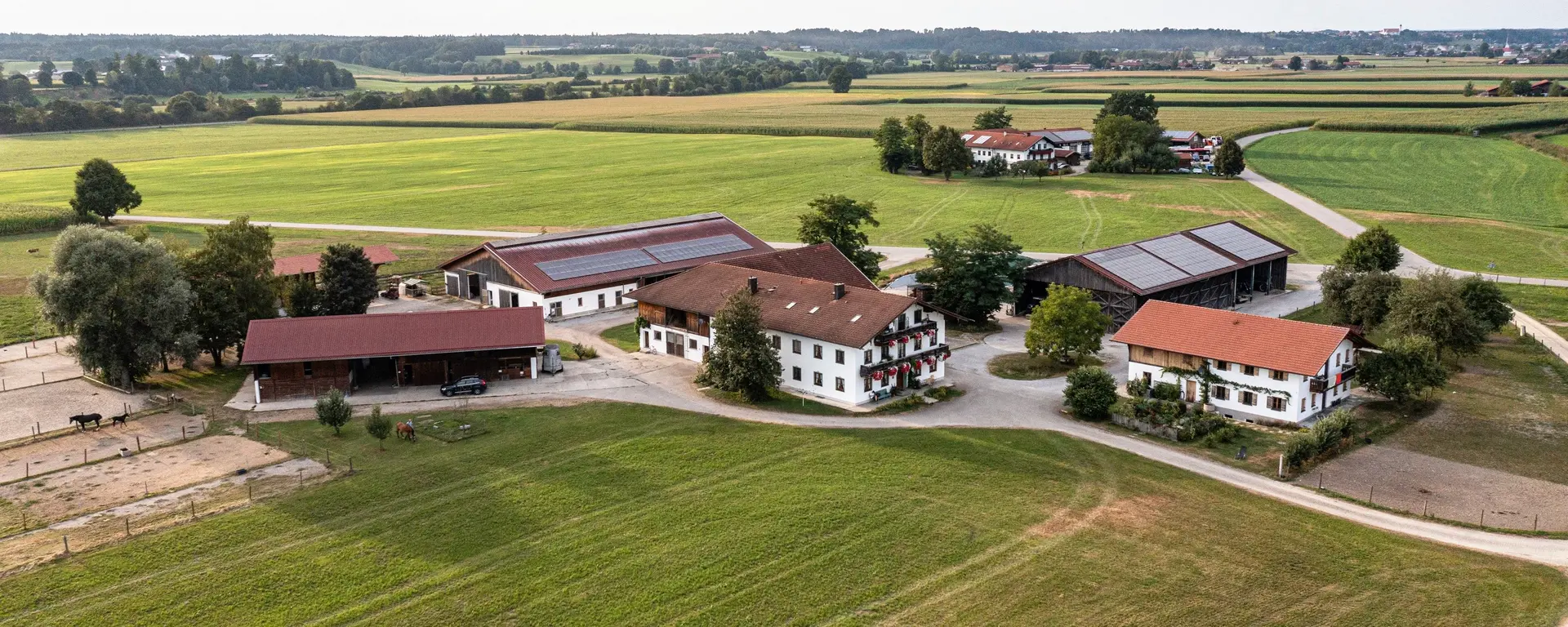 Luftaufnahme, Hof von oben