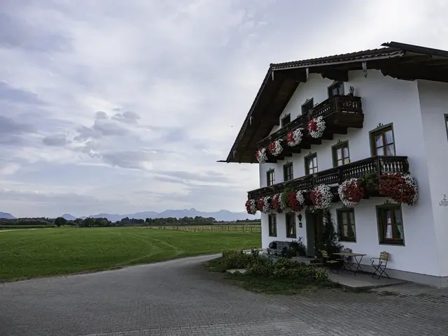 Idyllische Alleinlage des Hofes in Bayern 