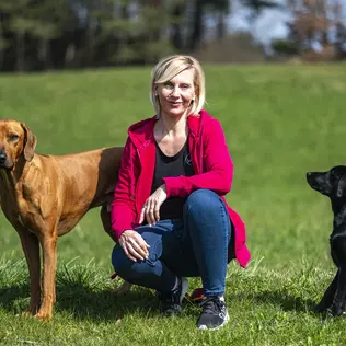 Hundetrainerin und Gastgeberin 