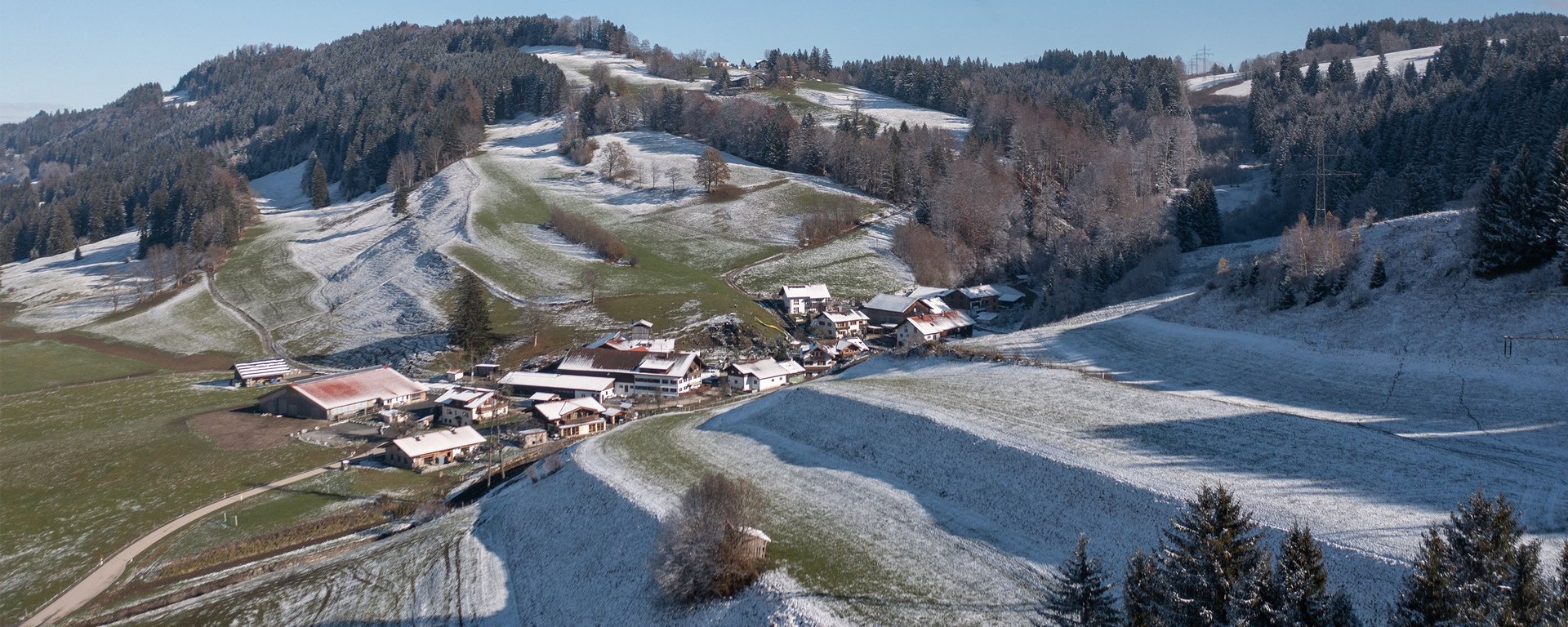 Luftansicht des Hofes