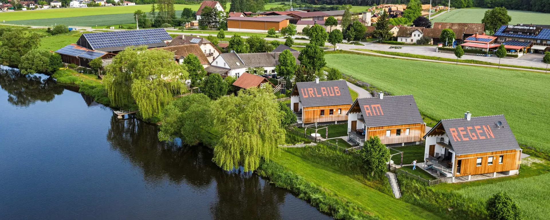 Panoramabild vom Ferienhof am Fluss Regen