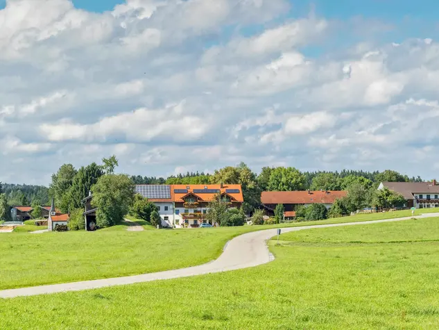 Weitläufige Lage in der Natur