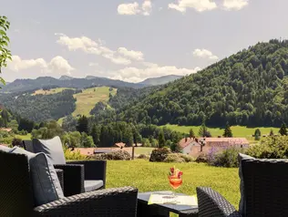 Blick von der Terrasse ins Allgäu