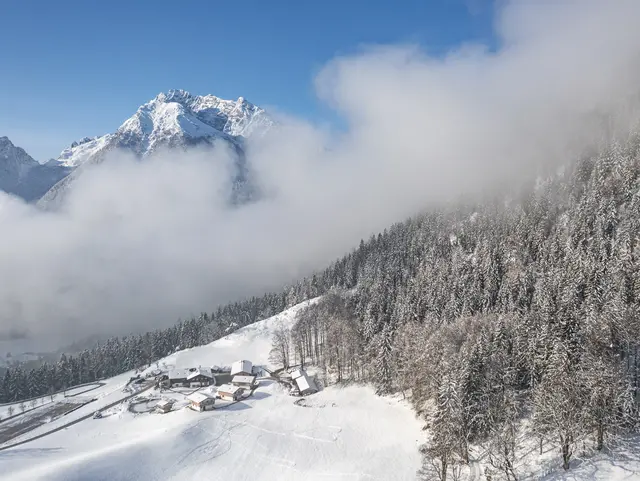 Blick vom Hof auf den Watzmann