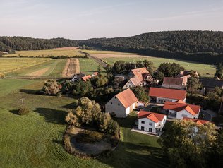 Luftaufnahme des Dreifrankenhofs