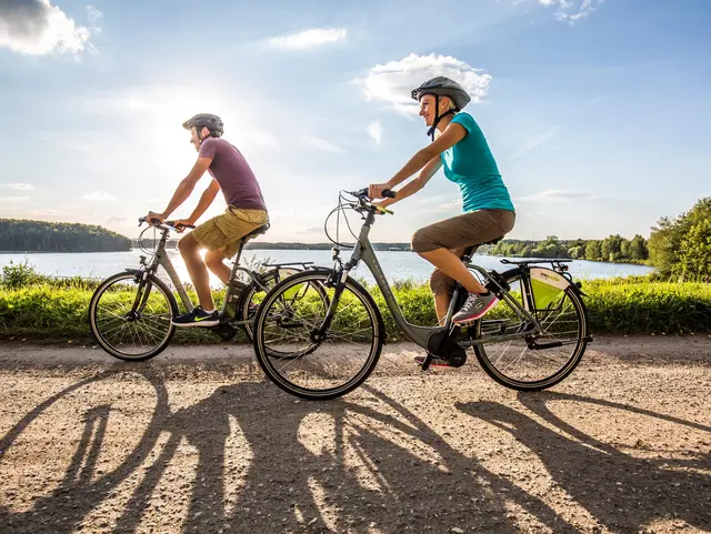 E-Biken am Steinberger See - © Tourismusverband Oberpfälzer Wald E-Biken am Steinberger See im Oberpfälzer Wald