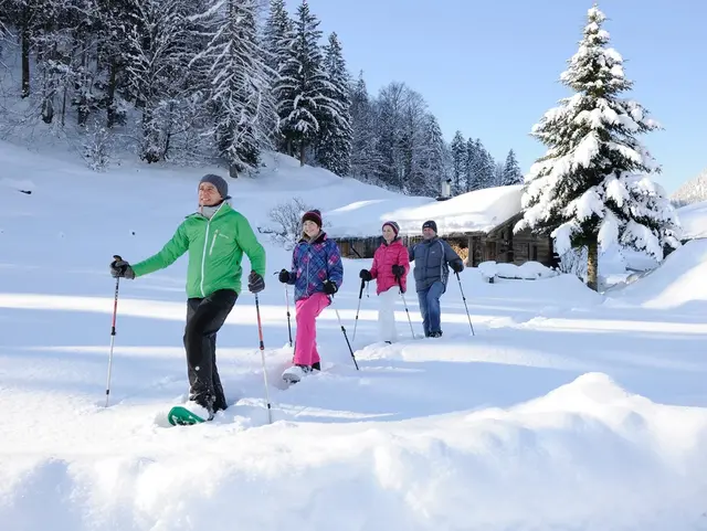 Schneeschuhwanderung ab Bauernhof am Chiemsee