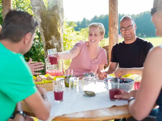 mit Freunden auf dem Ferienhof Urlaub machen in Bayern